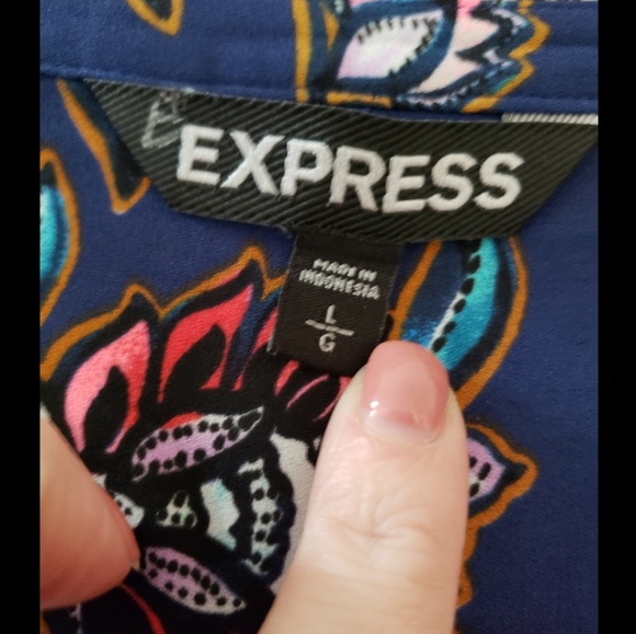 EXPRESS Floral Pattern Button Down Office Blouse - Picture 3 of 6